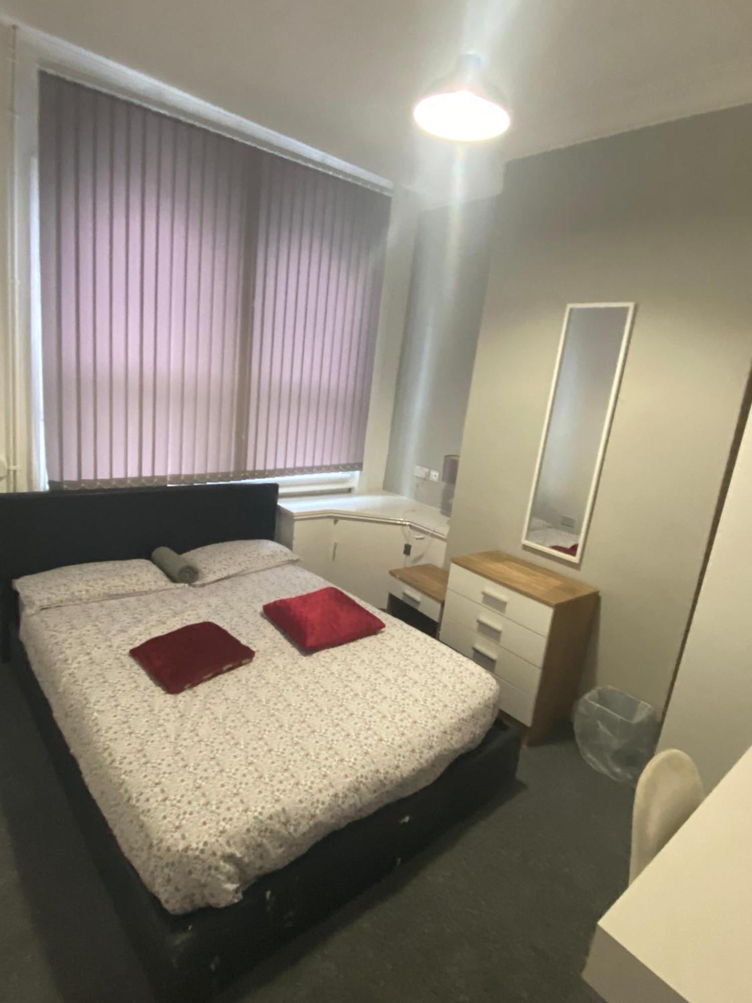 Happy Homes Stoke-on-Trent Eksteriør bilde
